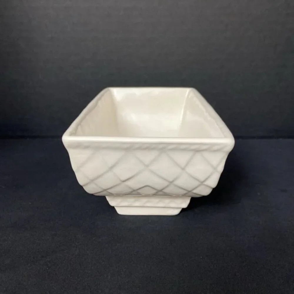 Vtg Hull Pottery Planter Marked USA 404 White‎ Ivory Diamond Pattern Crosshatch